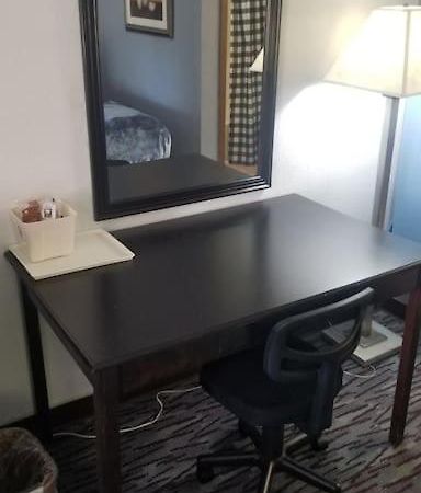 Hotel 2 Queens Hotel Room 130 Booking 斯蒂尔沃特 外观 照片
